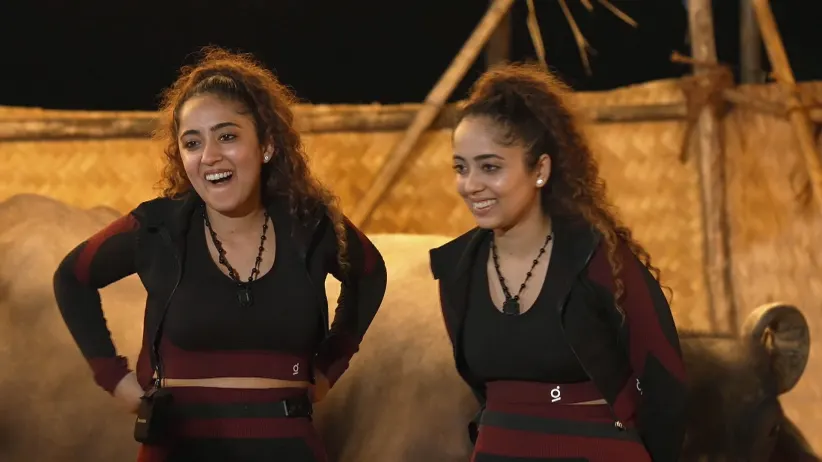 The Girls Compete in a Buffalo Milking Challenge - Chhoriyan Chali Gaon