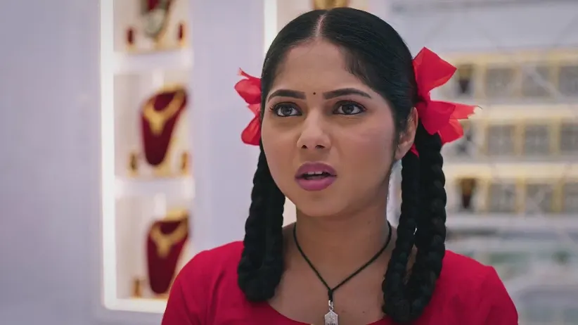 Annapurna Invites Kamali To the Puja