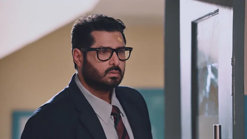 Chandrakant Meets Saroja - Saru