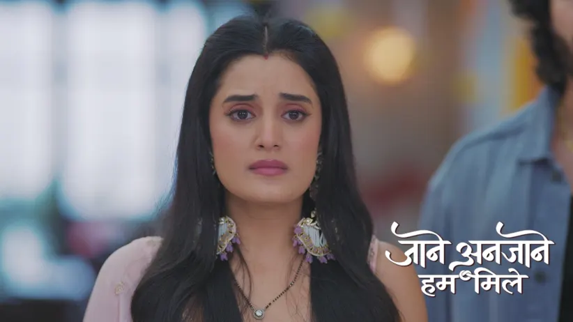 Smita Blackmails Sharda