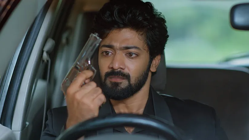 Jai Tries to Shoot Viswa