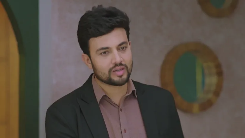 Maruti Gives Paaru’s Birth Card to Savitri