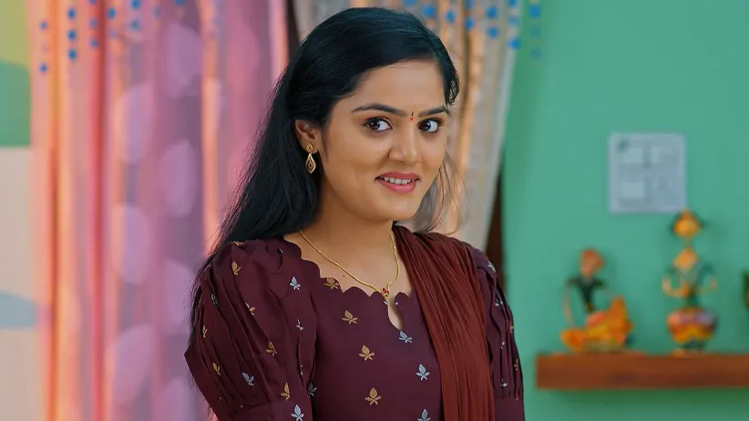 Darshan Follows Saranya Home