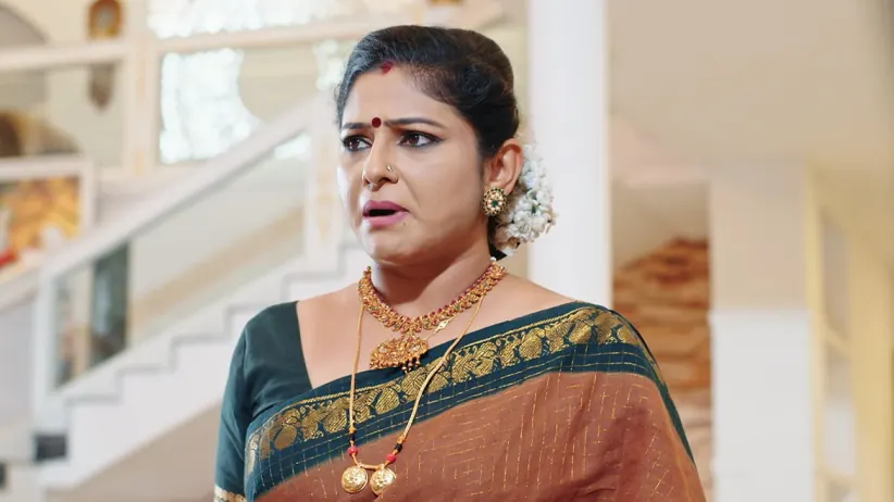 Vasantha Tells Her Decision to Aishwarya