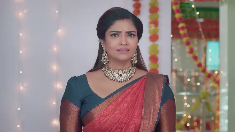 Chamundeshwari Stops Chandrakala
