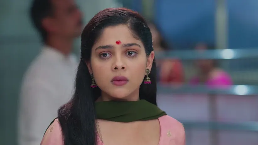 Aryavardhan Hides from Anu in the Temple - Tumm Se Tumm Tak