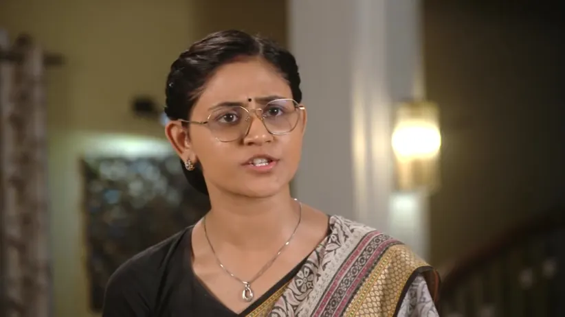 Usha Tries to Oust Anshika - Suna Jhia