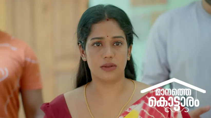 Vikram Sneaks into Sarojiniamma's Room