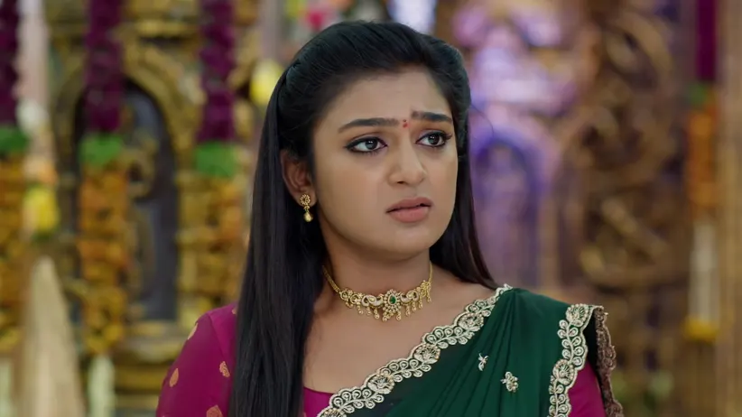 Karthik’s Mother Threatens Durga