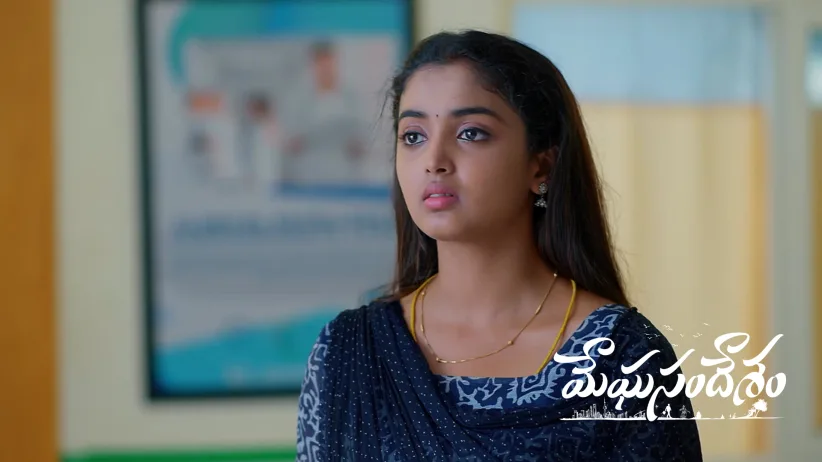 Apoorva Tries to Kill Sharada