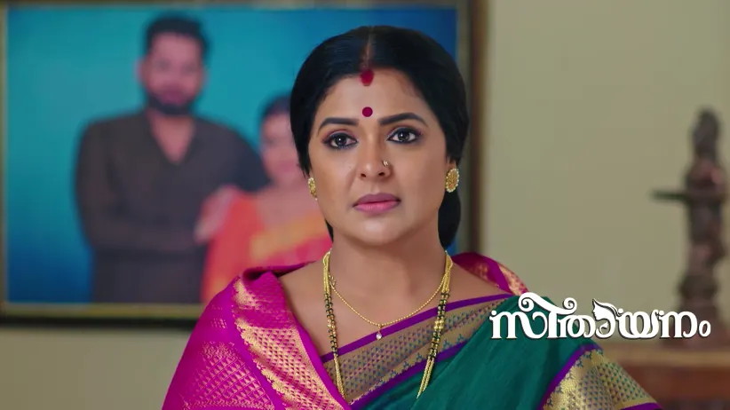 Charu's Parents Reach Raghuram's House
