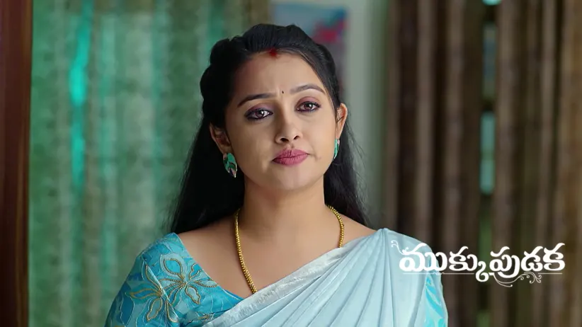 Sujata Points Archana and Akshaya's Resemblance