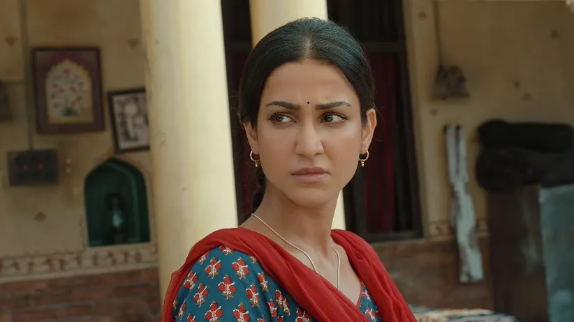 Sneha Saves Ganga from Manohar's Insults