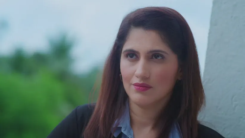 Savali Tries to Escape from the Locked Room