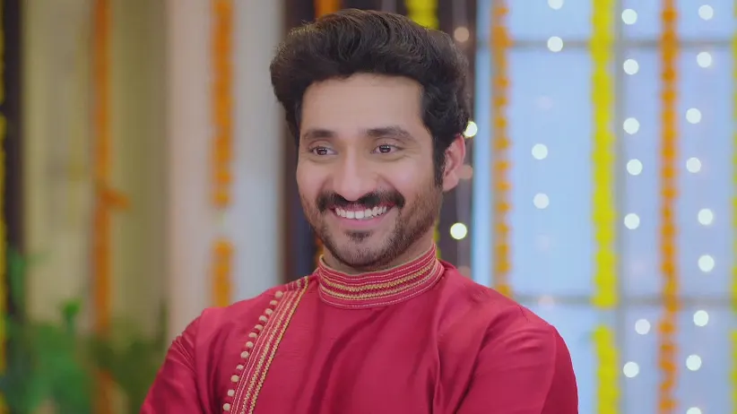 The Family Members Play the Game Shivani Suggested - Savalyachi Janu Savali