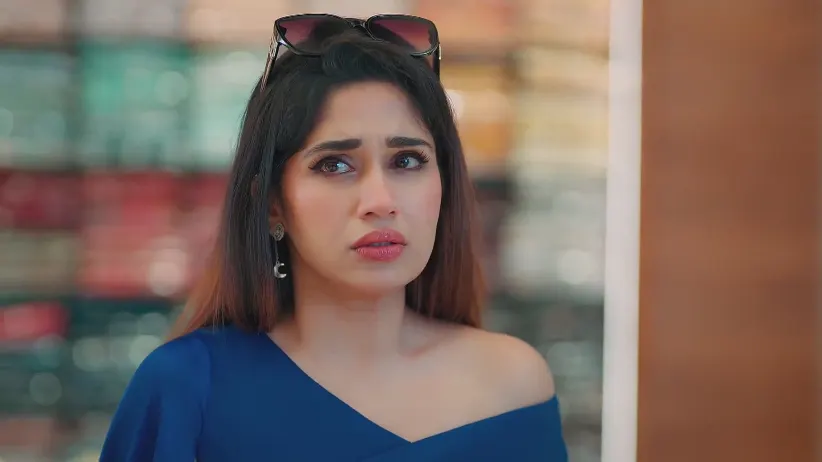 An Angry Adhira Throws Water on Anshuman - Veen Doghatli Hi Tutena