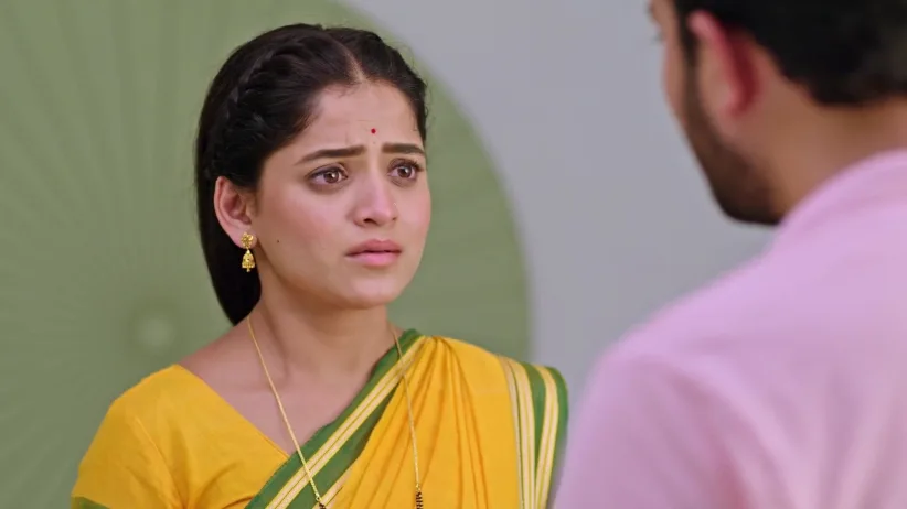 Paaru Questions Aditya about His Job - Paaru