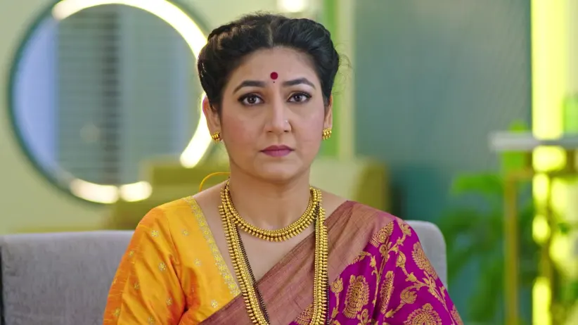 Paaru Is Shocked To See the Kirloskar Family - Paaru