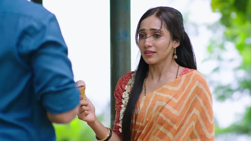 Shravani and Shravan Pretend to Flirt - Shravani Subramanya