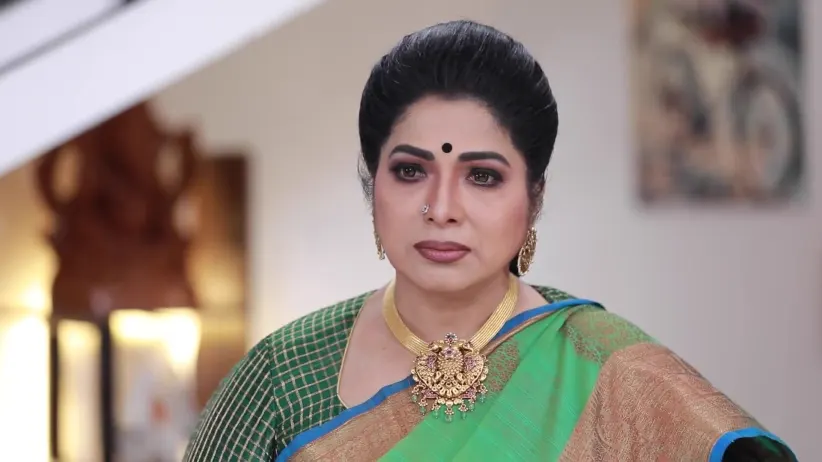 Samyuktha Bribes the Astrologer