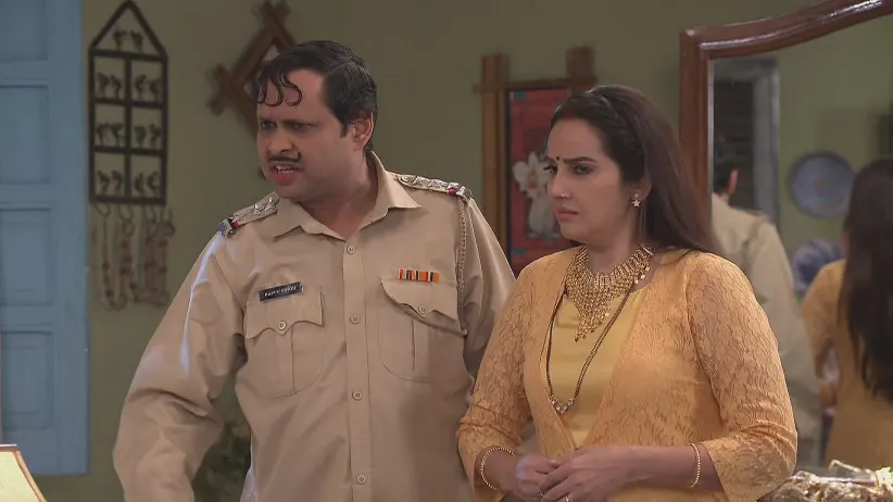 Malaika Sees a Bag of Jewellery with Happu - Happu Ki Ultan Paltan