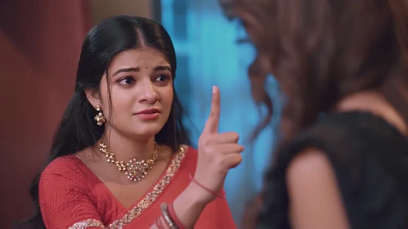 Saru Slaps Anika for Her Misdeed - Saru