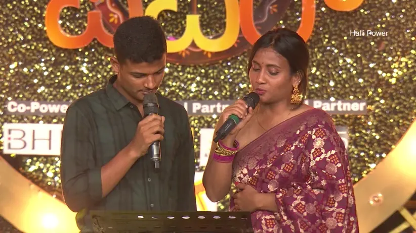 Rashmi’s Playful Performance - Halli Power