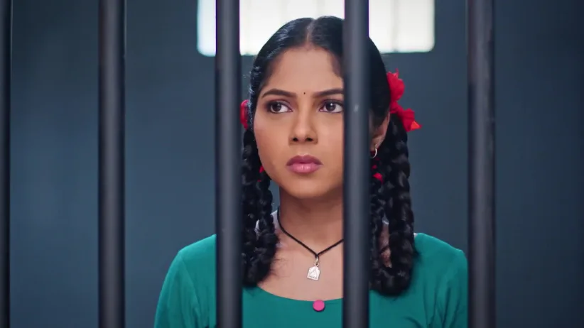 Prajakta Visits Kamali in Jail