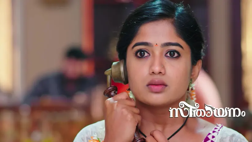 Aadhya Notices a Worried Rajalakshmi