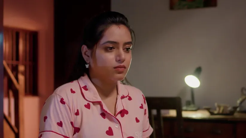 Rithika Tells Raju about the Laptop Case - Akale