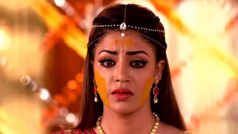 Kamini Asks Trishna to Hide Her Face