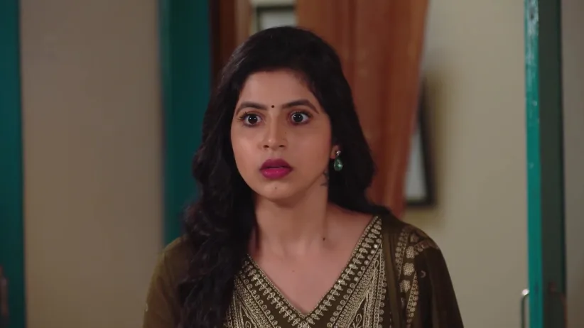 Soubhagya Enters Smruti's House