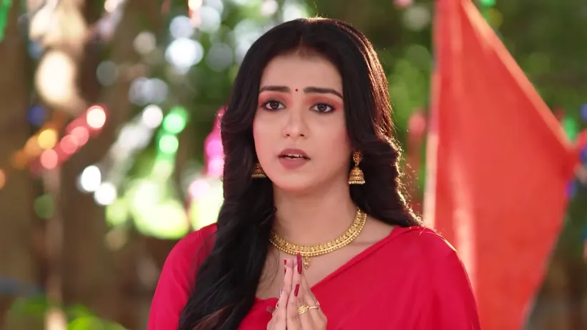 Shubalakshmi Learns about Akshay's Identity