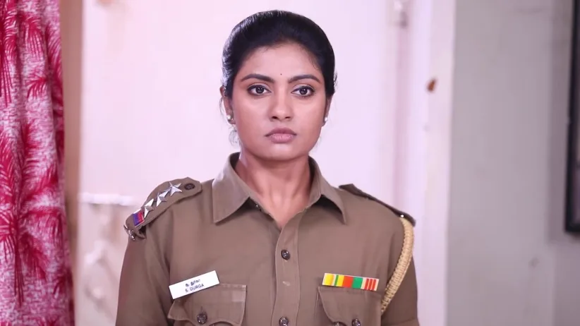 Durga Stops Her Look-Alike - Maari