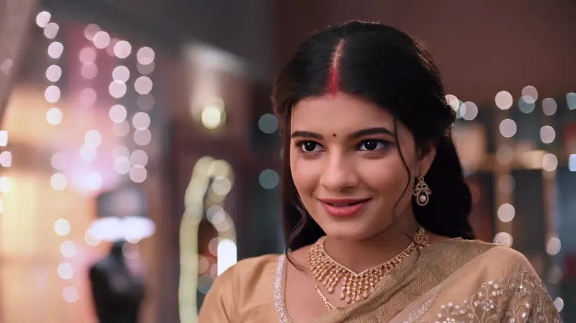 Ved Gives Saru a Gift on Diwali - Saru