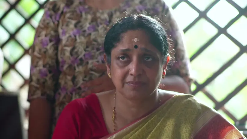 Sharada Panics over Keshu's Words - Kudumbashree Sharada