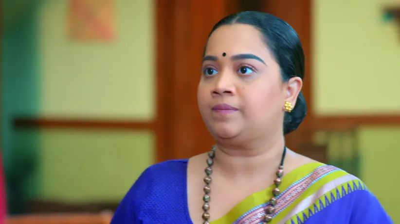 Malti Gives Taarini the Responsibility of the Jewellery - Taarini