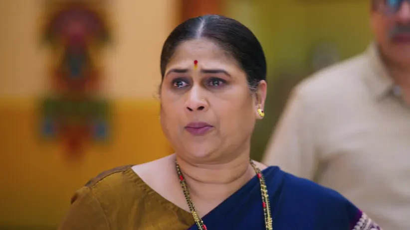 Shriniwas Tries to Reason with Lakshmi - Lakshmi Niwas