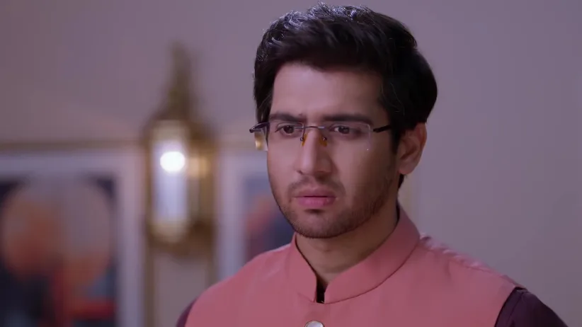 Ambika Tries to Convince Meera - Tula Japnar Aahe