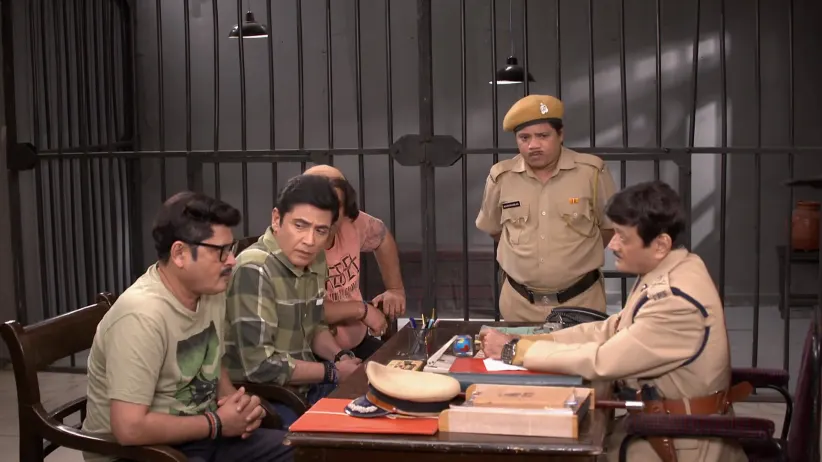 Tiwari and Vibhuti Meet the Commissioner regarding Sher Khan - Bhabi Ji Ghar Par Hai
