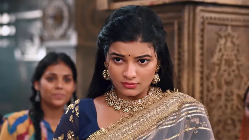 Ved Performs a Ritual with Saru - Saru