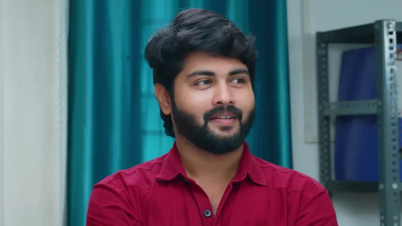 Viji Chases Balaji Away