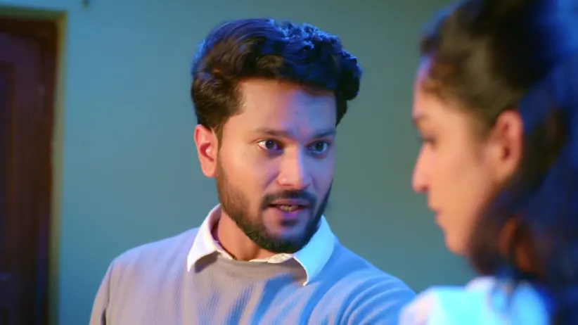 Taarini Teases Kedar - Taarini