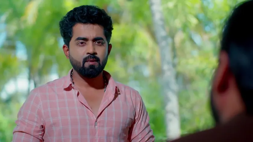 Sekharan Grieves Over Yamini's Plight - Akale