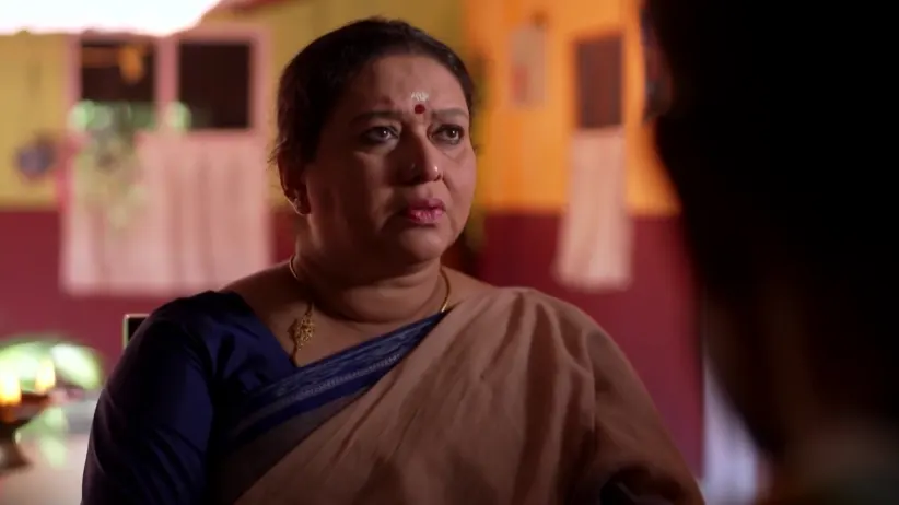 Sathyabhama Consults an Astrologer - Kudumbashree Sharada