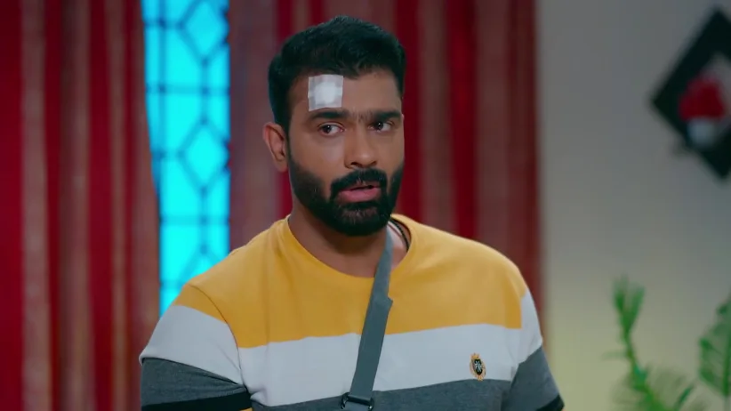 Nithya Forbids Harishankar - Madhura Nombara Kattu