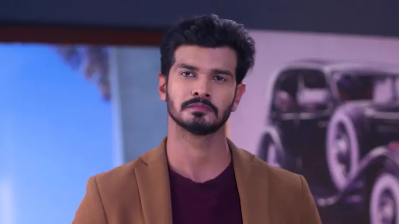 Abhi and Mani Warn Raghav - Tu Khara Mun Chaai
