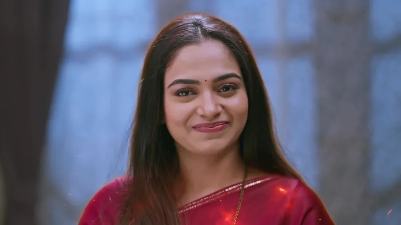 Meera Confines Maya to Her Room - Tula Japnar Aahe