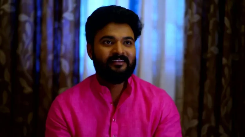 Neelam Gives a Gift to Ajit Kumar | Devmanus 2