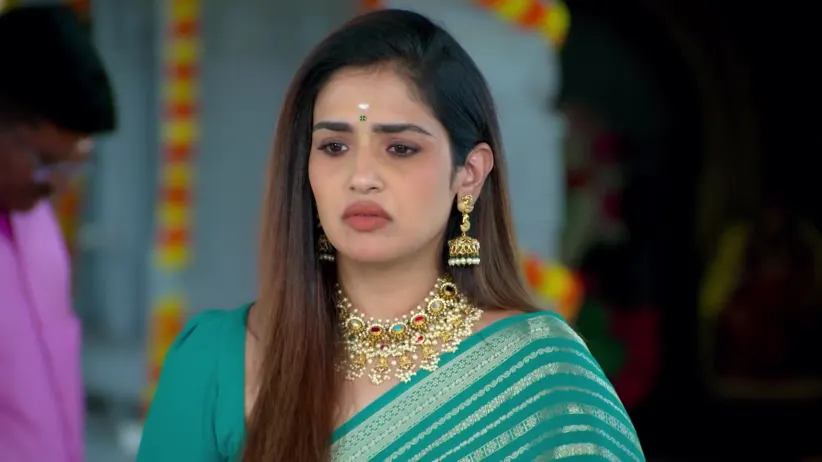 Rithika Makes Ayali do the Chores - Ayali